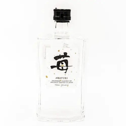 Awayuki Strawberry Flavored Gin 750Ml 1