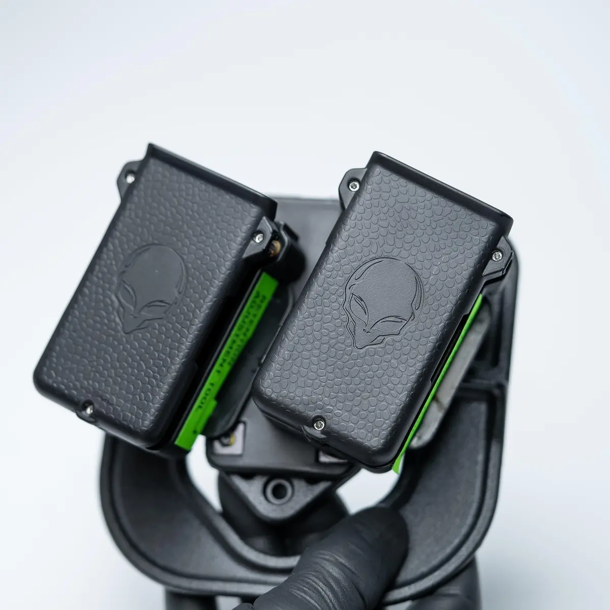 Double Cloak Mag Carrier 1