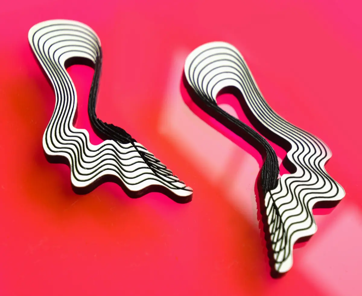 Trippy Moiré Oyster Earrings 1
