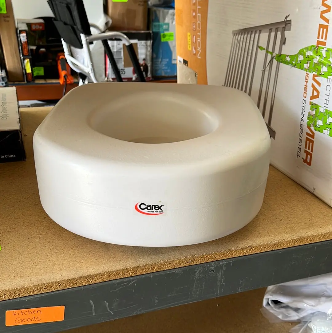 5.5” Toilet Seat Riser 1