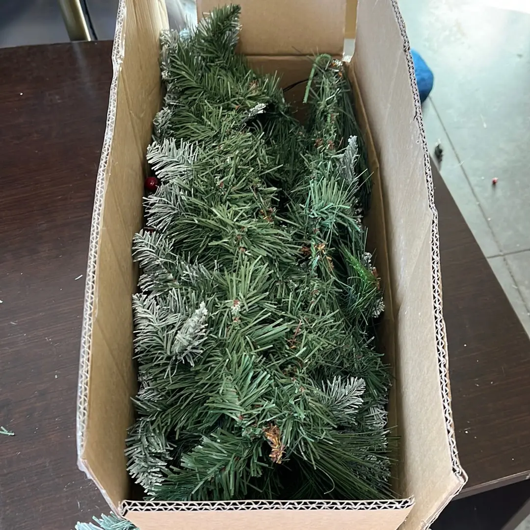 8 Foot Christmas Garland With Lights 1
